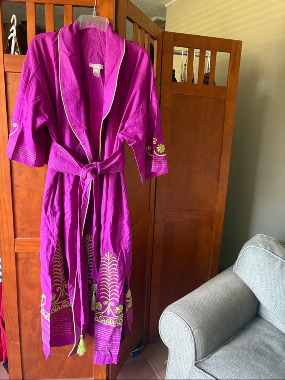 Soft Surroundings Fuchsia with Green Embroidered Accents Linen Belted Robe
